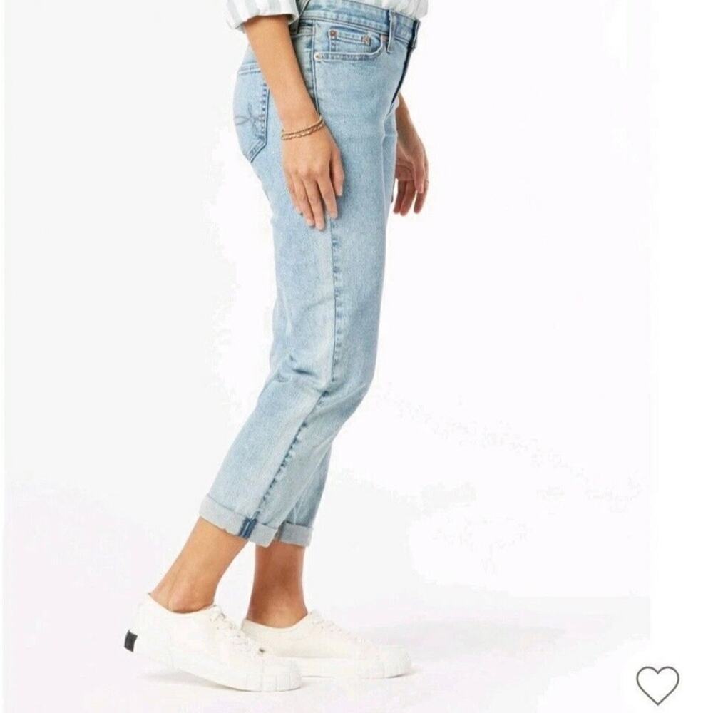 Denizen Levi's Light Mid-Rise Cropped Boyfriend Light Blue Jeans Women’s Size 33 - Picture 11 of 11